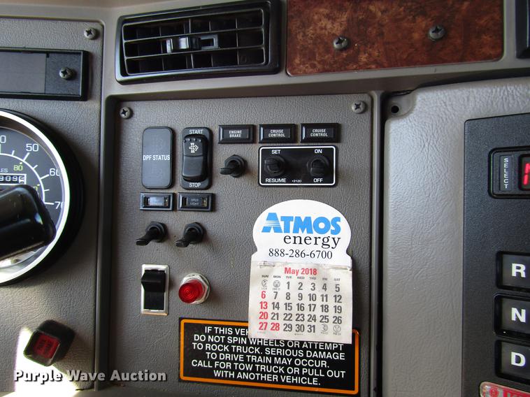 image for item DB6787 2008 Kenworth T300 service truck