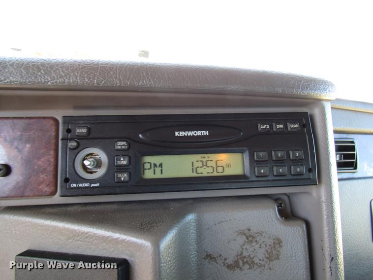 image for item DB6787 2008 Kenworth T300 service truck