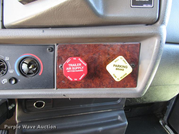 image for item DB6787 2008 Kenworth T300 service truck