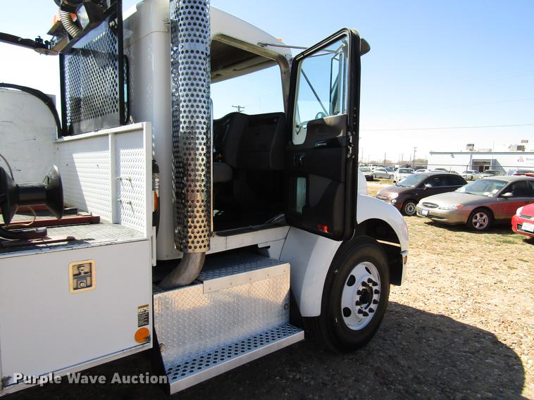 image for item DB6787 2008 Kenworth T300 service truck