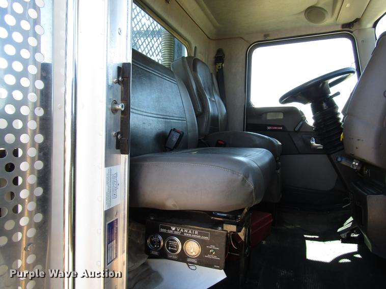 image for item DB6787 2008 Kenworth T300 service truck