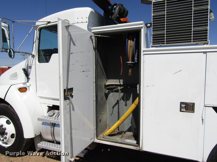 image for item DB6787 2008 Kenworth T300 service truck