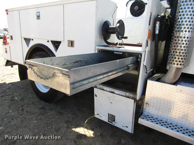 image for item DB6787 2008 Kenworth T300 service truck