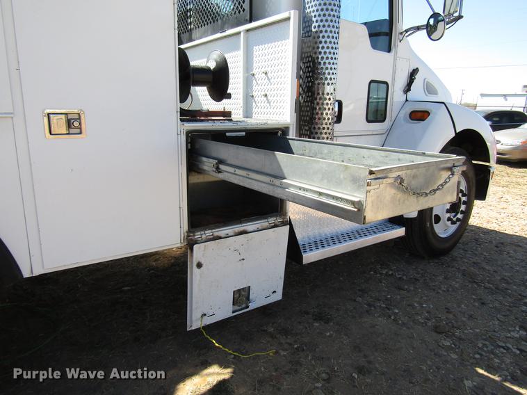 image for item DB6787 2008 Kenworth T300 service truck