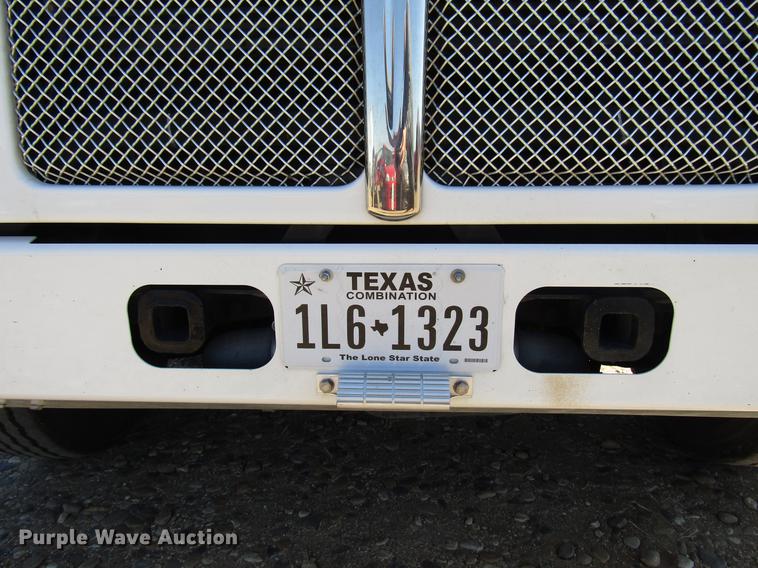 image for item DB6787 2008 Kenworth T300 service truck