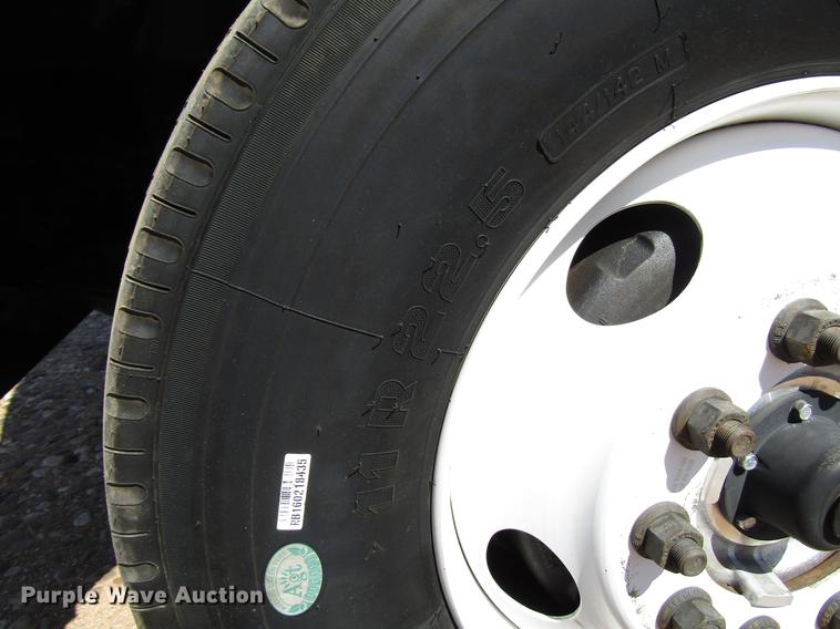 image for item DB6787 2008 Kenworth T300 service truck