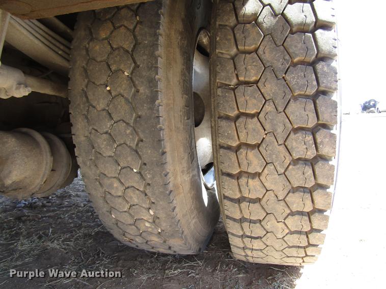 image for item DB6787 2008 Kenworth T300 service truck