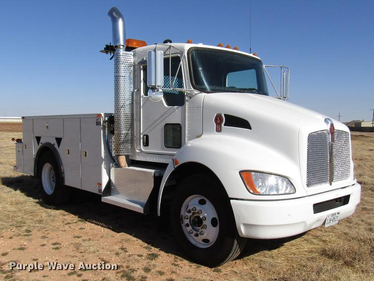 image for item DB6788 2009 Kenworth T300 service truck