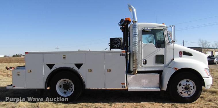 image for item DB6788 2009 Kenworth T300 service truck