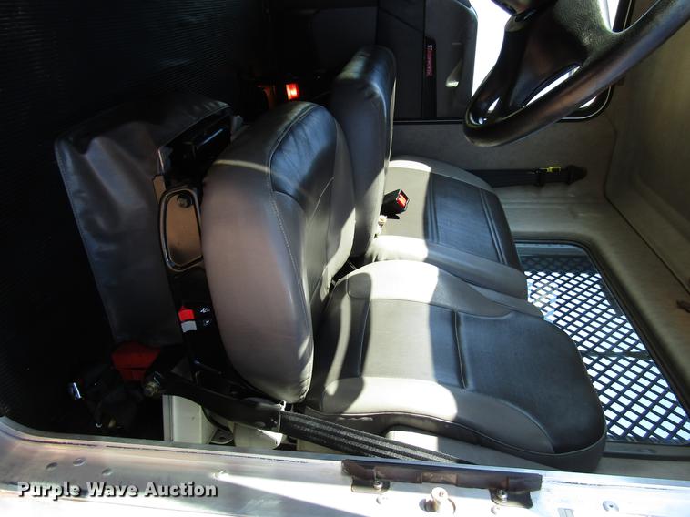 image for item DB6788 2009 Kenworth T300 service truck