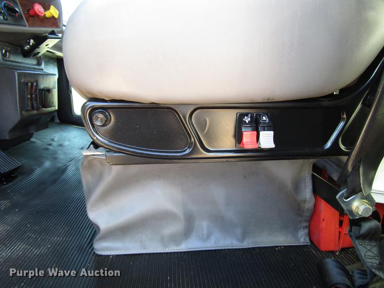 image for item DB6788 2009 Kenworth T300 service truck