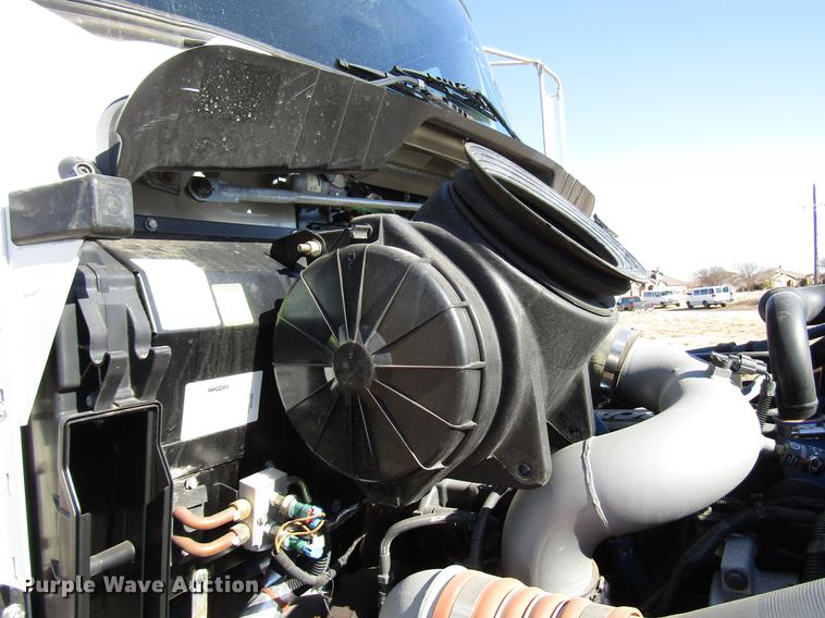 image for item DB6788 2009 Kenworth T300 service truck