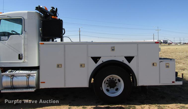 image for item DB6788 2009 Kenworth T300 service truck