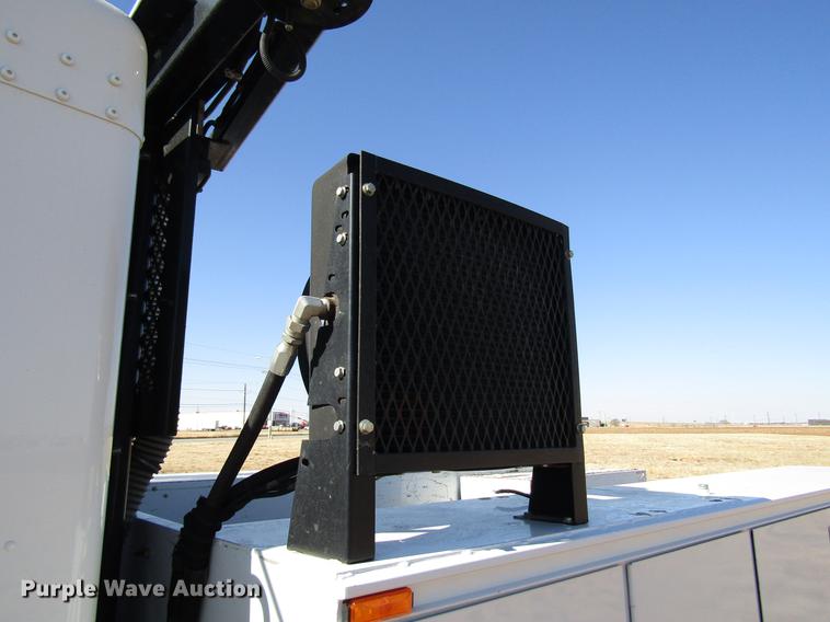 image for item DB6788 2009 Kenworth T300 service truck