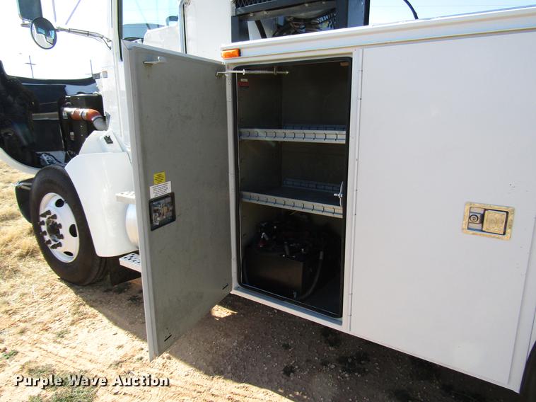 image for item DB6788 2009 Kenworth T300 service truck