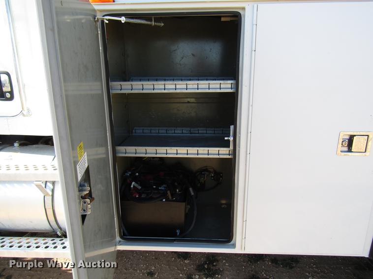 image for item DB6788 2009 Kenworth T300 service truck