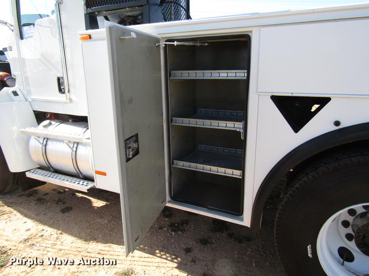 image for item DB6788 2009 Kenworth T300 service truck