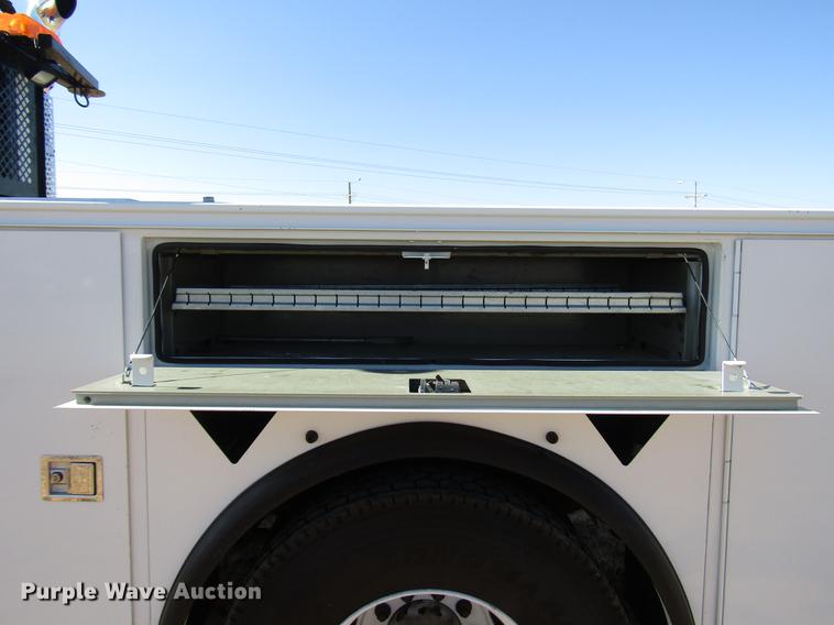 image for item DB6788 2009 Kenworth T300 service truck