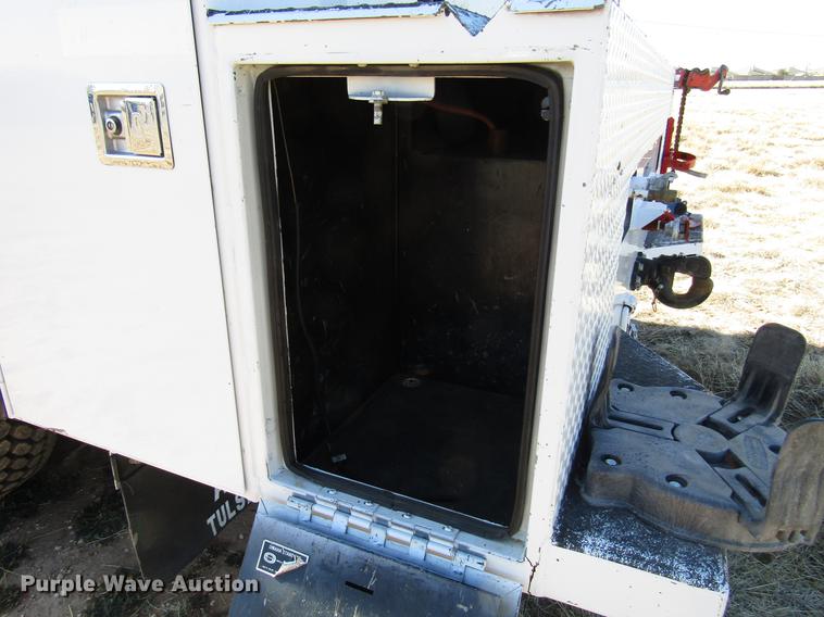 image for item DB6788 2009 Kenworth T300 service truck