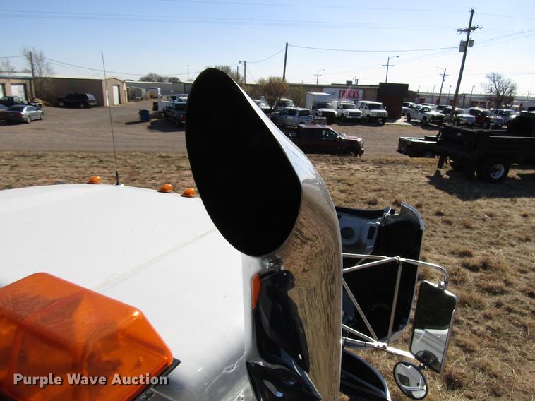 image for item DB6788 2009 Kenworth T300 service truck