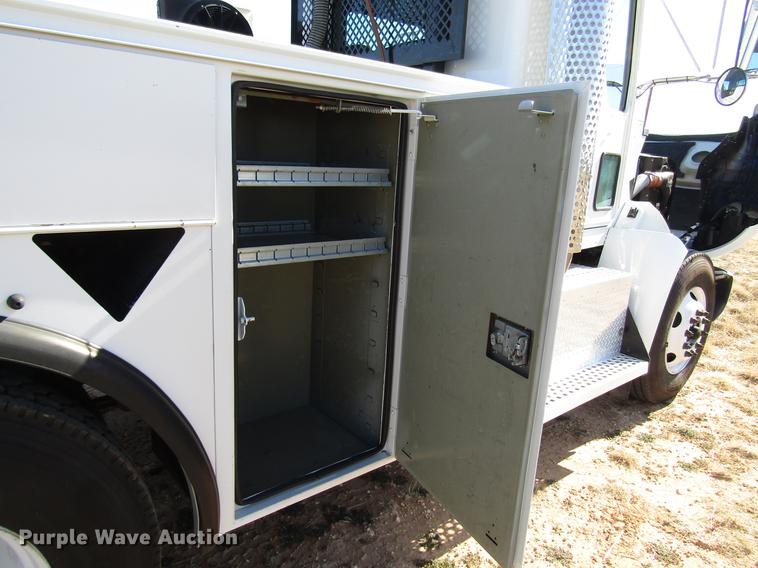 image for item DB6788 2009 Kenworth T300 service truck