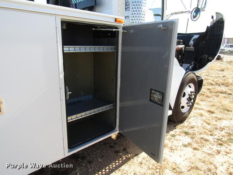 image for item DB6788 2009 Kenworth T300 service truck