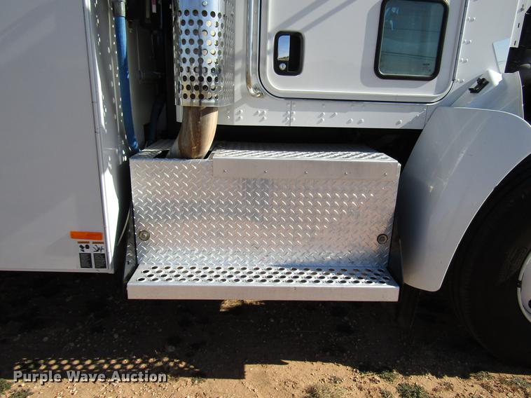 image for item DB6788 2009 Kenworth T300 service truck