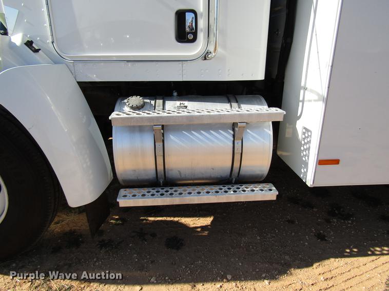 image for item DB6788 2009 Kenworth T300 service truck