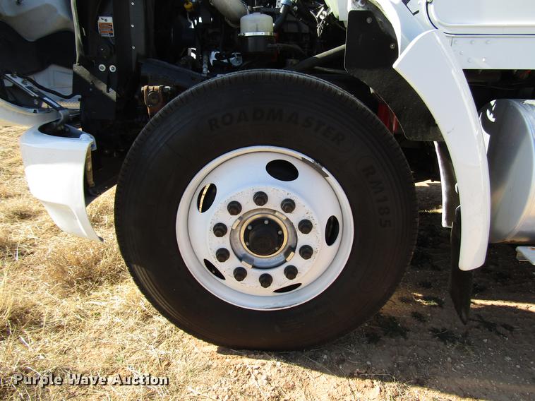 image for item DB6788 2009 Kenworth T300 service truck