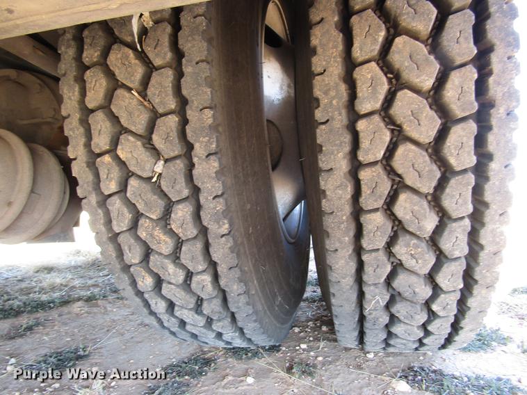 image for item DB6788 2009 Kenworth T300 service truck