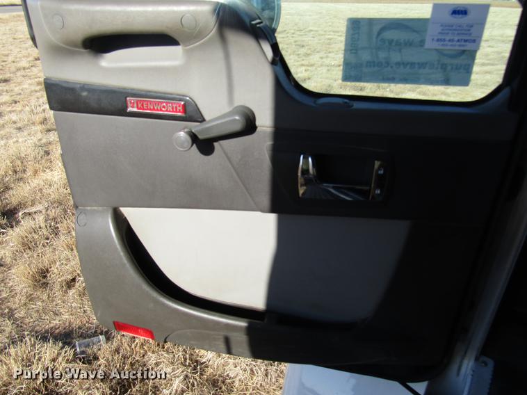 image for item DB6789 2008 Kenworth T300 dump truck