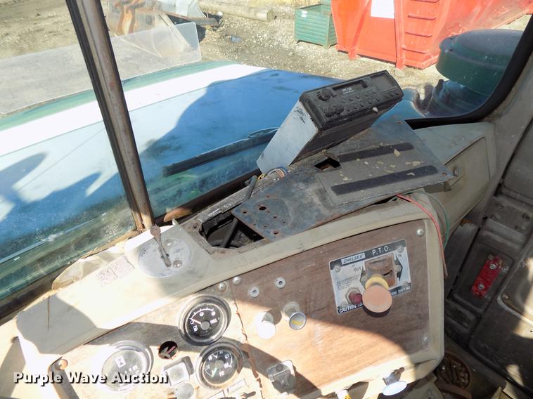 image for item DB8529 1984 Mack DM685S truck cab and chassis