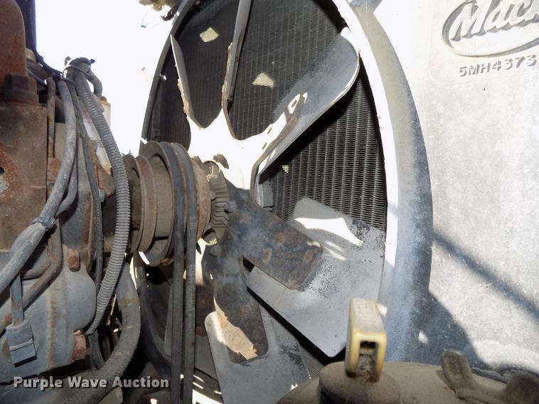 image for item DB8529 1984 Mack DM685S truck cab and chassis