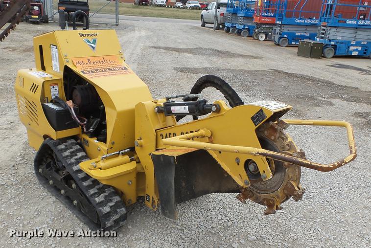 image for item DD2323 2014 Vermeer SC30TX stump grinder