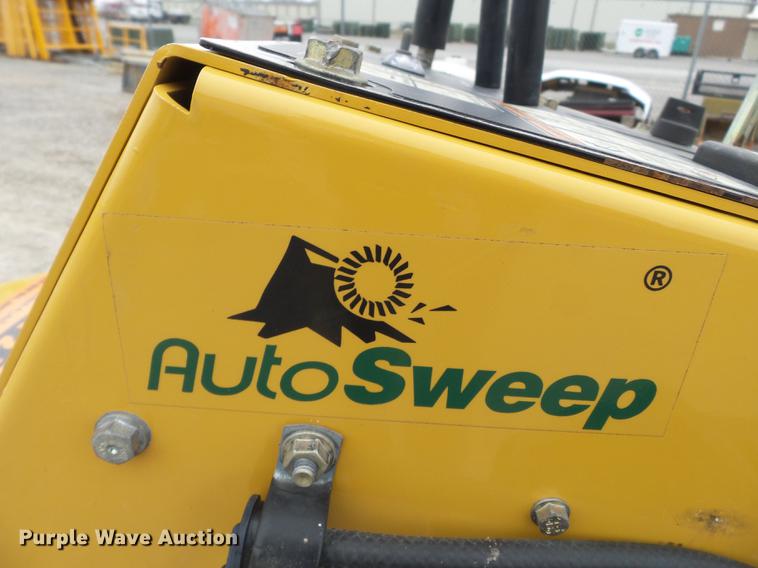 image for item DD2323 2014 Vermeer SC30TX stump grinder