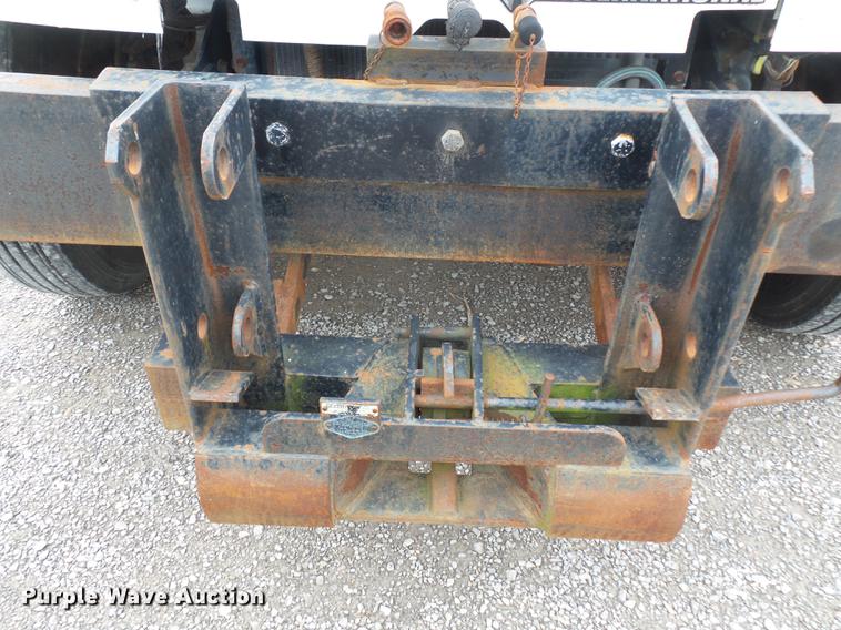 image for item DD2343 2002 International 4900 dump truck