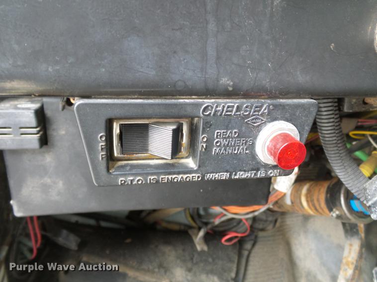 image for item DD2343 2002 International 4900 dump truck