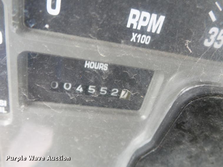 image for item DD2343 2002 International 4900 dump truck