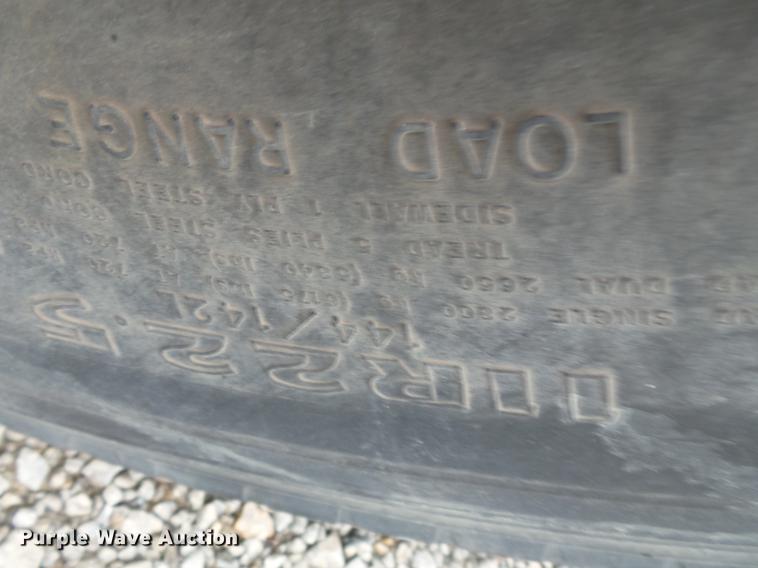 image for item DD2343 2002 International 4900 dump truck