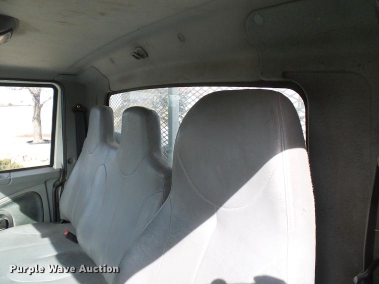 image for item DD6003 2006 International 4300 service truck with crane