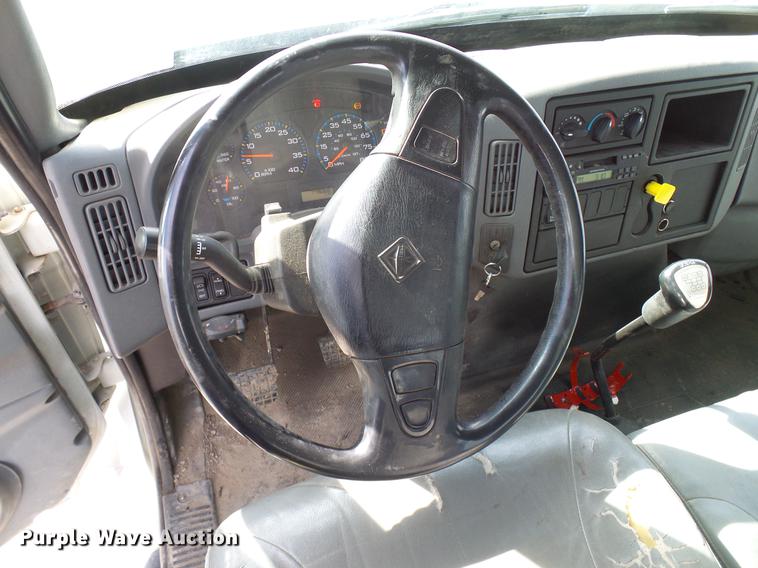 image for item DD6003 2006 International 4300 service truck with crane