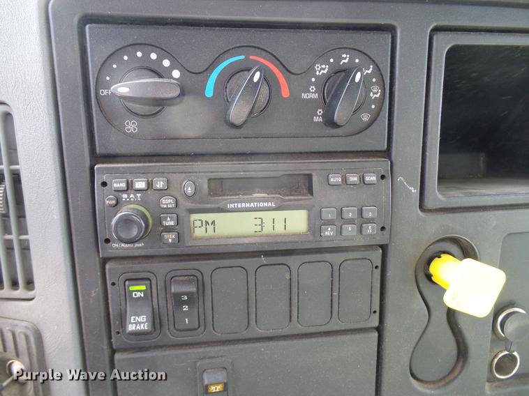 image for item DD6003 2006 International 4300 service truck with crane