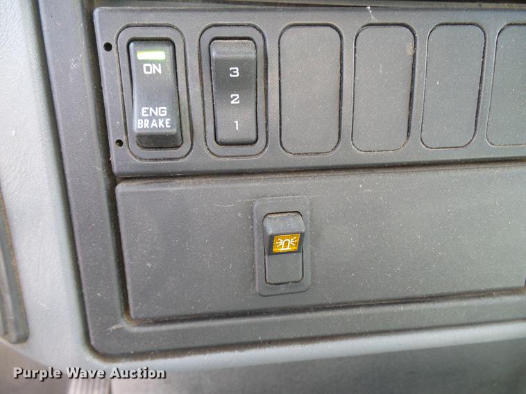 image for item DD6003 2006 International 4300 service truck with crane