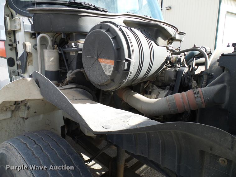 image for item DD6003 2006 International 4300 service truck with crane