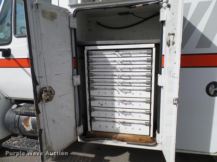 image for item DD6003 2006 International 4300 service truck with crane