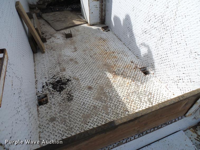 image for item DD6003 2006 International 4300 service truck with crane