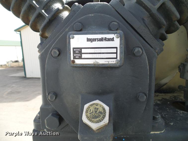 image for item DD6003 2006 International 4300 service truck with crane