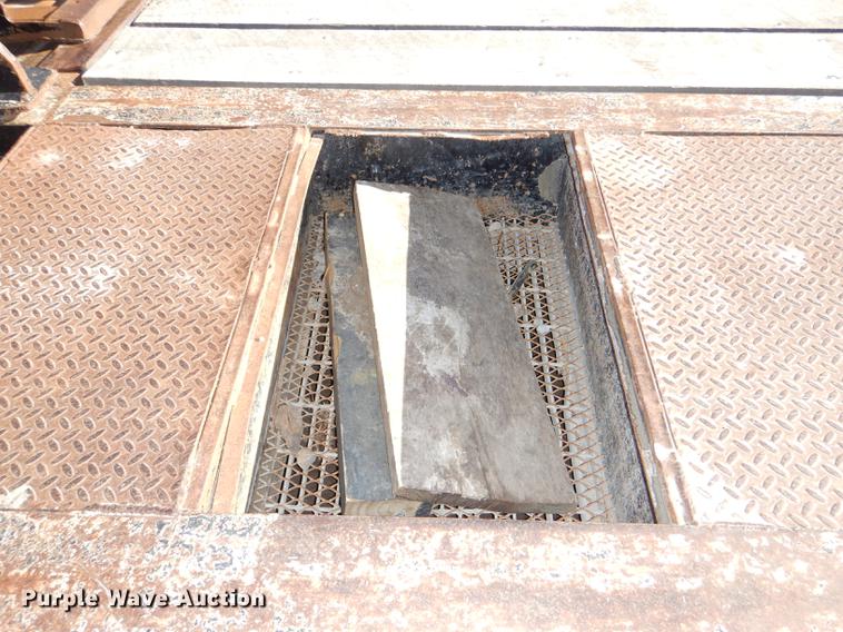 image for item DE0048 1999 Talbert HTR9 lowboy equipment trailer