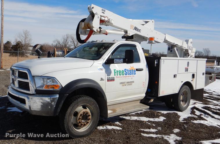 image for item DE0143 2012 Dodge Ram 5500 bucket truck