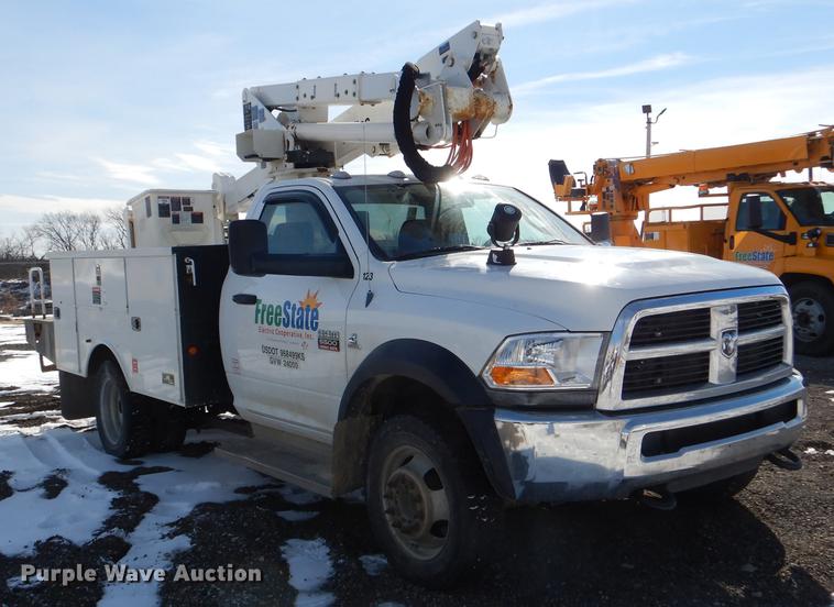 image for item DE0143 2012 Dodge Ram 5500 bucket truck